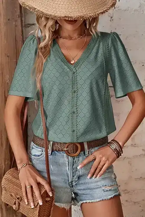 Image of Fashionable White Short-sleeved Shirt Blouse - Green