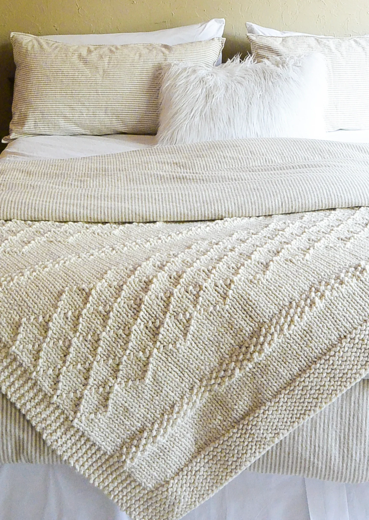 Image of Knit Kit - Snuggly Autumn Lattice Throw