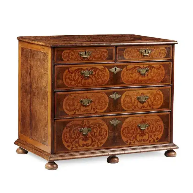 WILLIAM AND MARY OYSTER VENEERED MARQUETRY CHEST OF DRAWERS