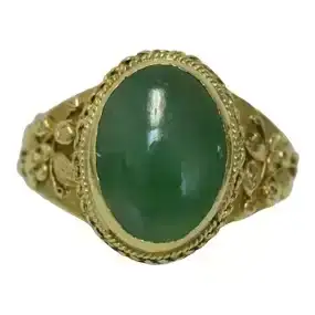 A 22k Y/G Jadeite Ring