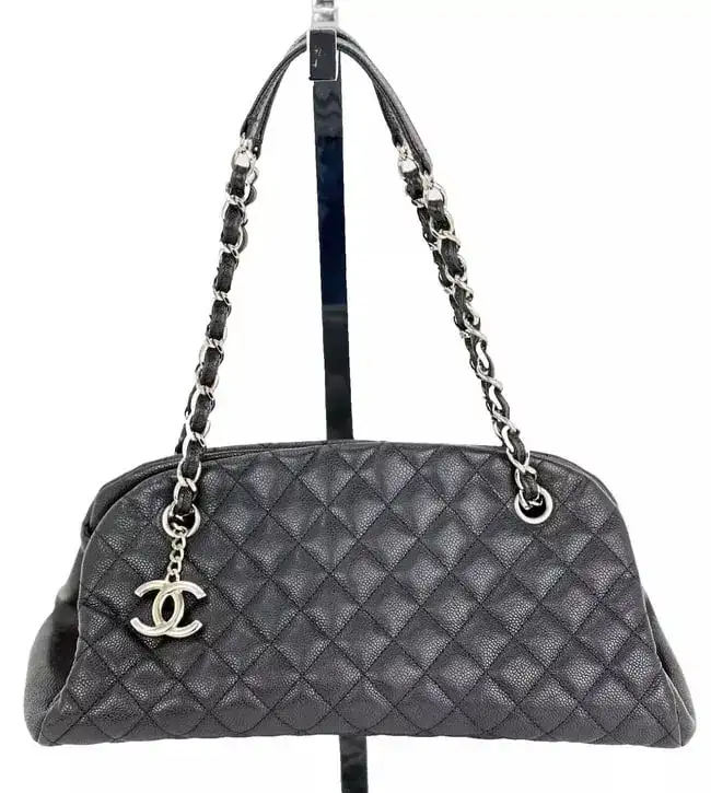 Luxury Fashion: Louis Vuitton, Chanel & More!