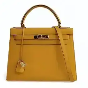 Hermes Kelly 28 shoulder bag in yellow gold Courchevel leather