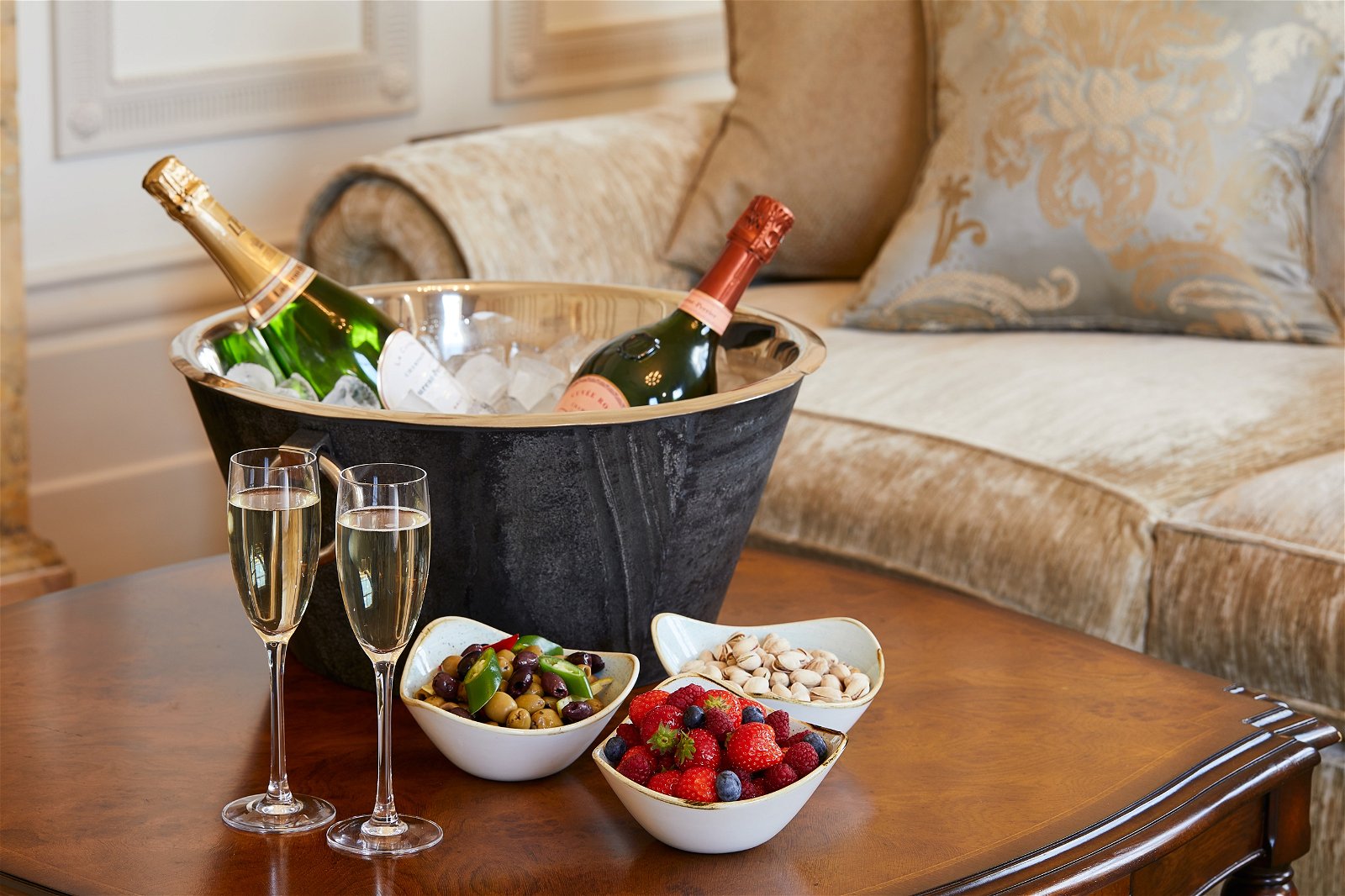 Champagne and fruit in-room suite experience