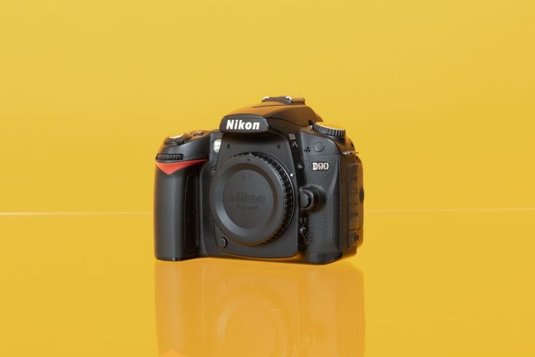 Nikon D90 APS-C DSLR for Beginners