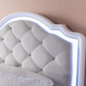 Luxe lighted headboard > \t