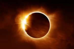 Eclipse. Image links to tour