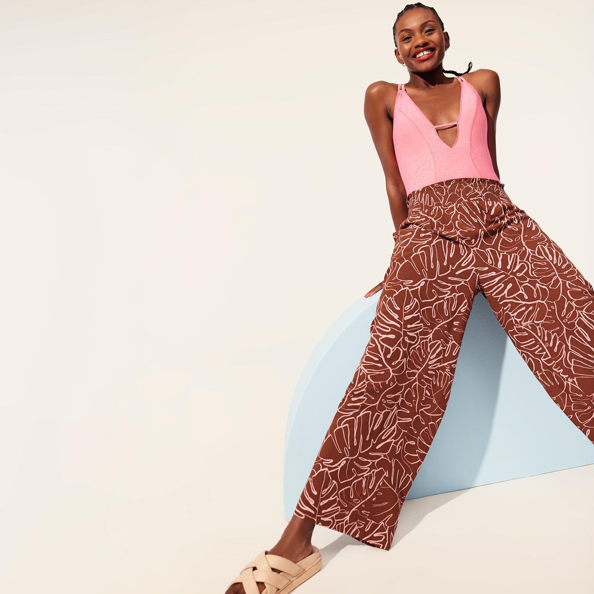 Spring Style: Women’s Vacation Looks Up to 60% Off