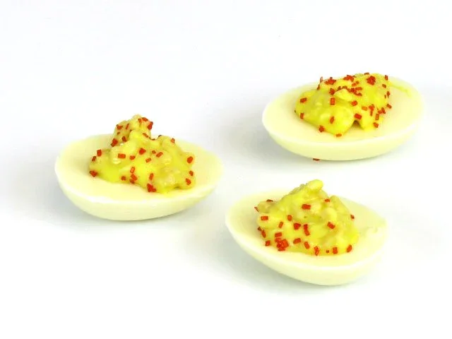 Image of White Chocolate Deviled Egg - 1 oz