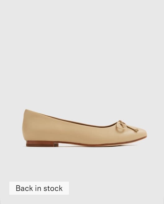 Italian Leather Pointed Bow Flat