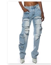 ALL OVER POCKET DETAIL RELAXED FIT JEANS