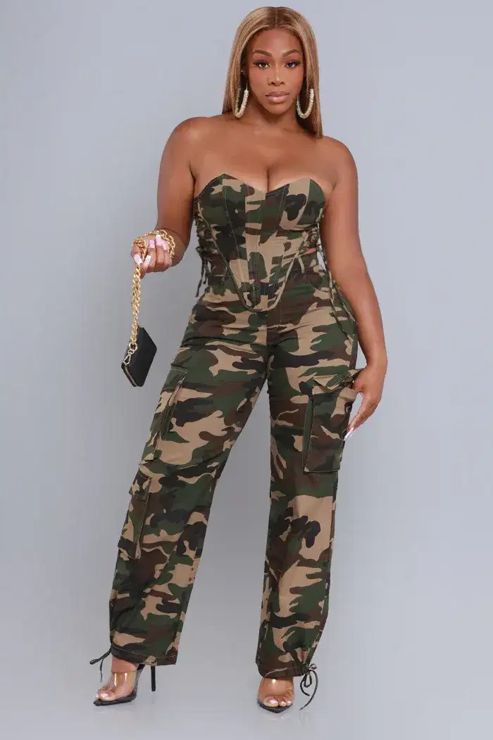 Image of Line Up High Rise Cargo Pants - Camo Green