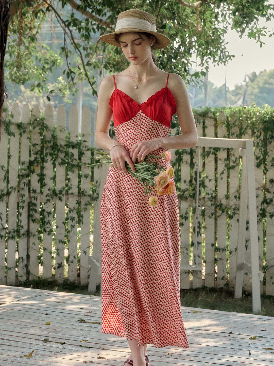 Kimberly Romantic Sweetheart V-Neck Suspender Dress
