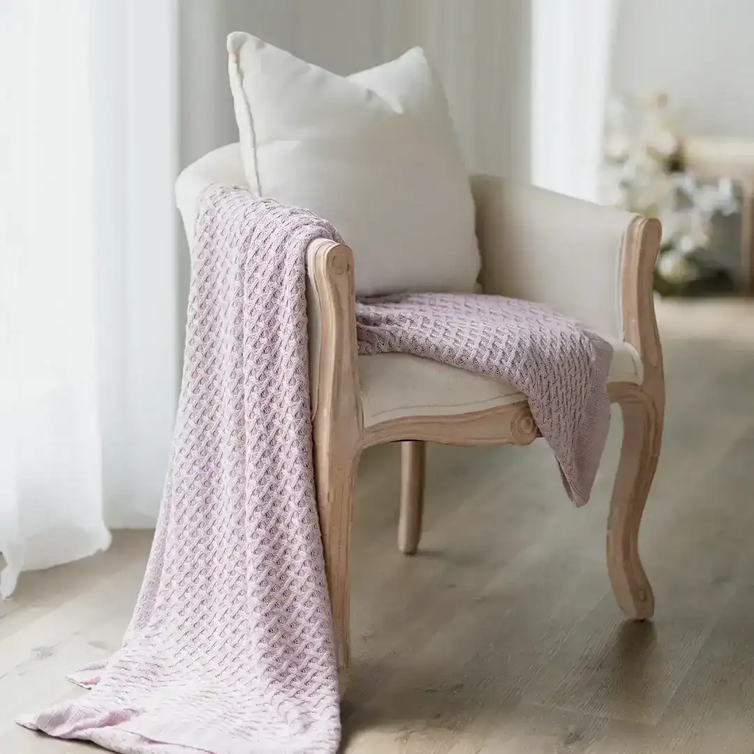 KNITTED THROW