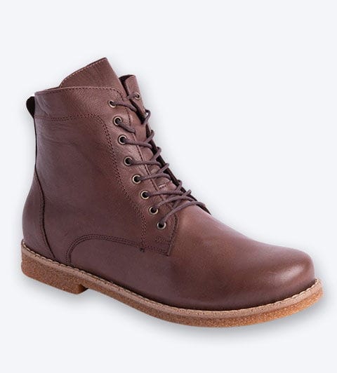 LACE UP LEATHER BOOT