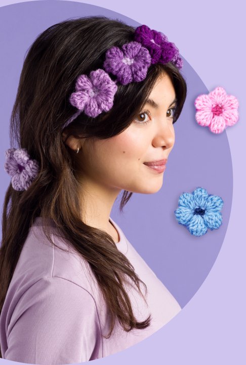 Woman wearing a flower hairband