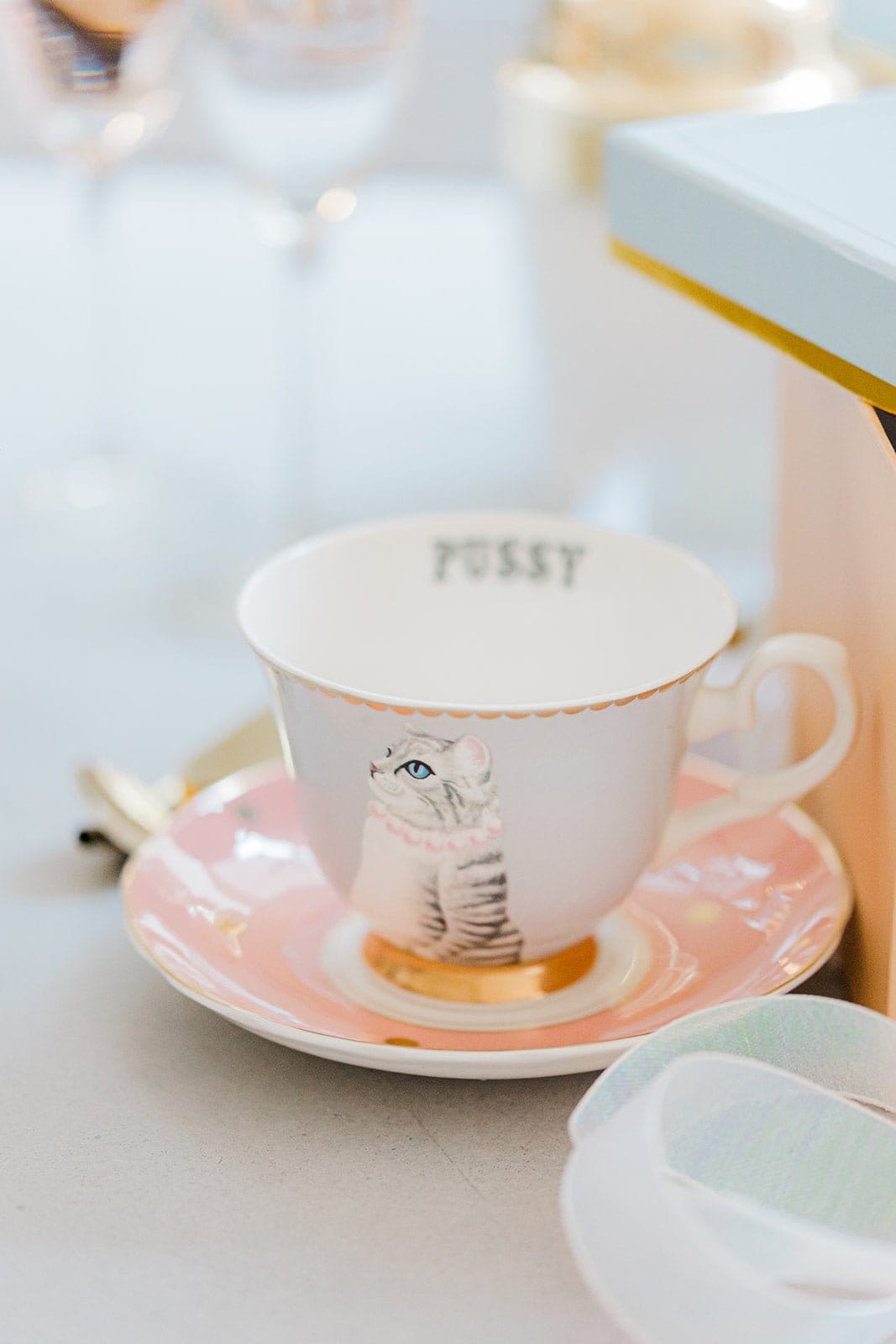 Pussy cup & saucer