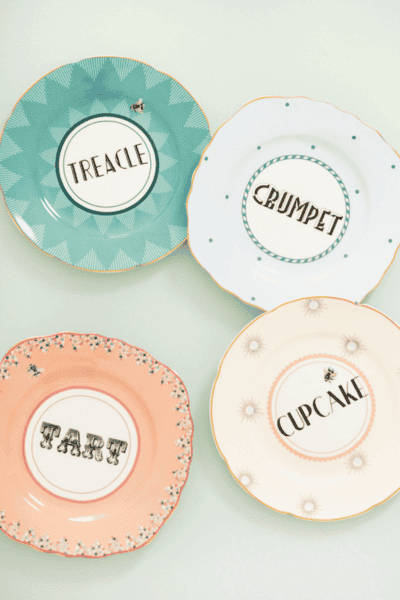 Cheeky cake plates