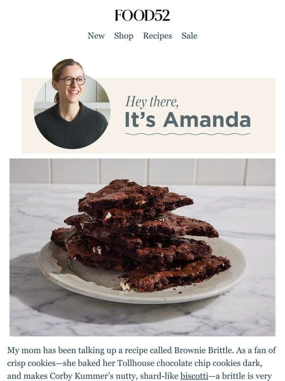 Brownie brittle， coffee ice cubes， and egg-shaped serving boards.